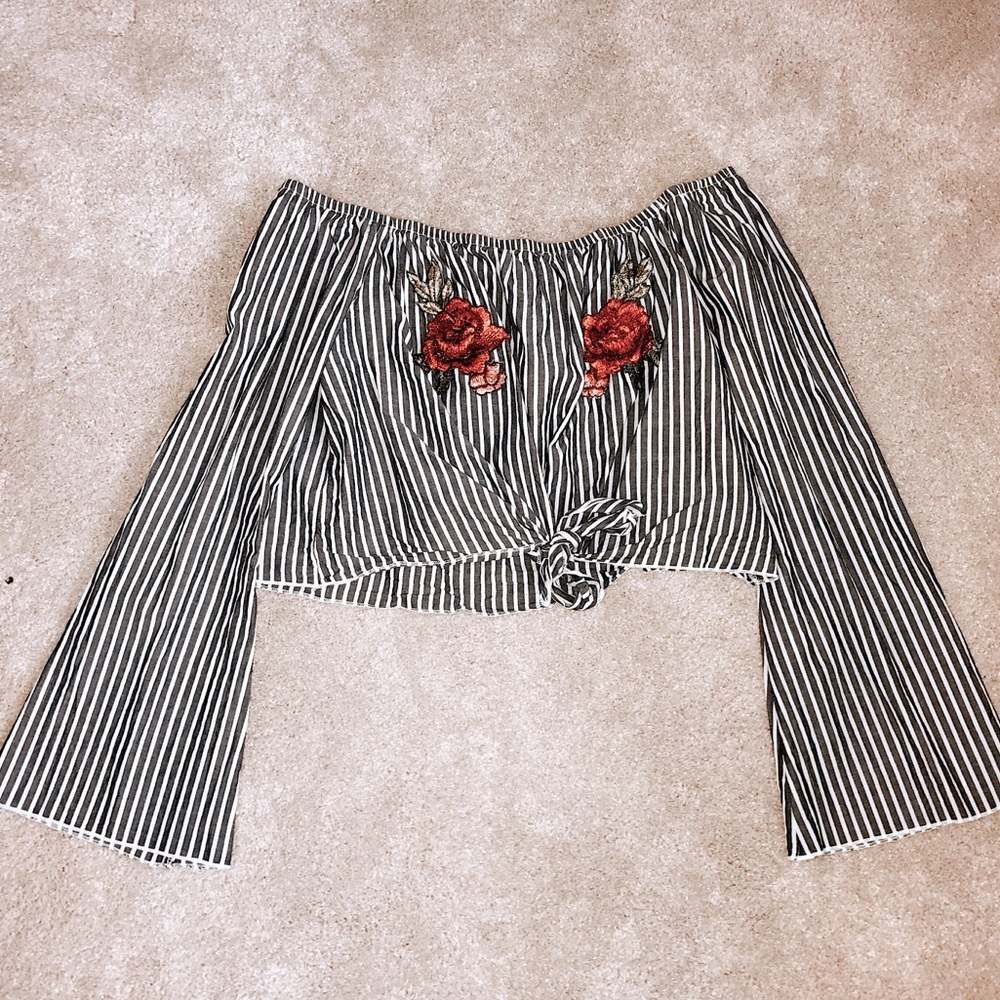 women’s long sleeve striped crop top with roses